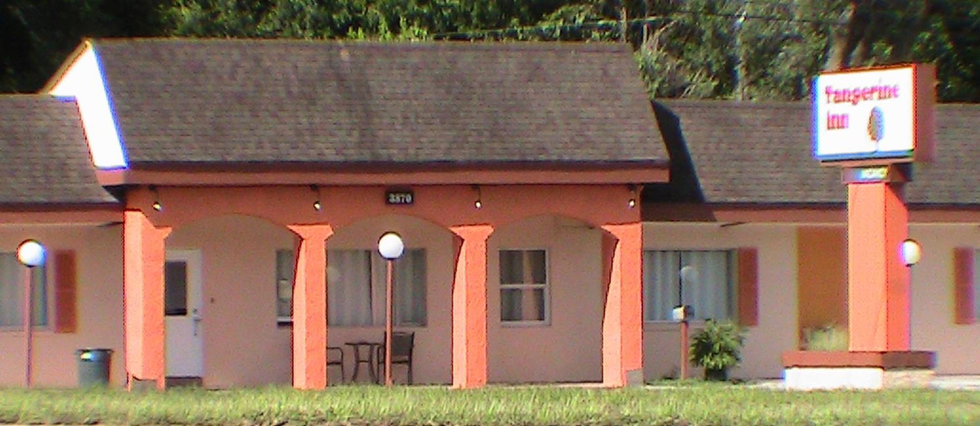 At Home Express Tangerine Inn De Land Bagian luar foto