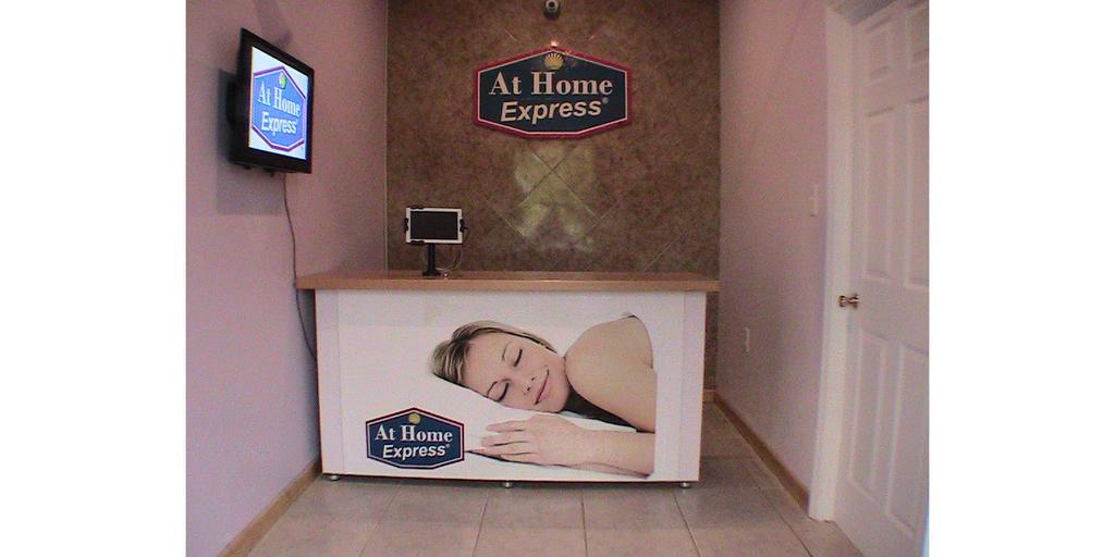 At Home Express Tangerine Inn De Land Bagian luar foto