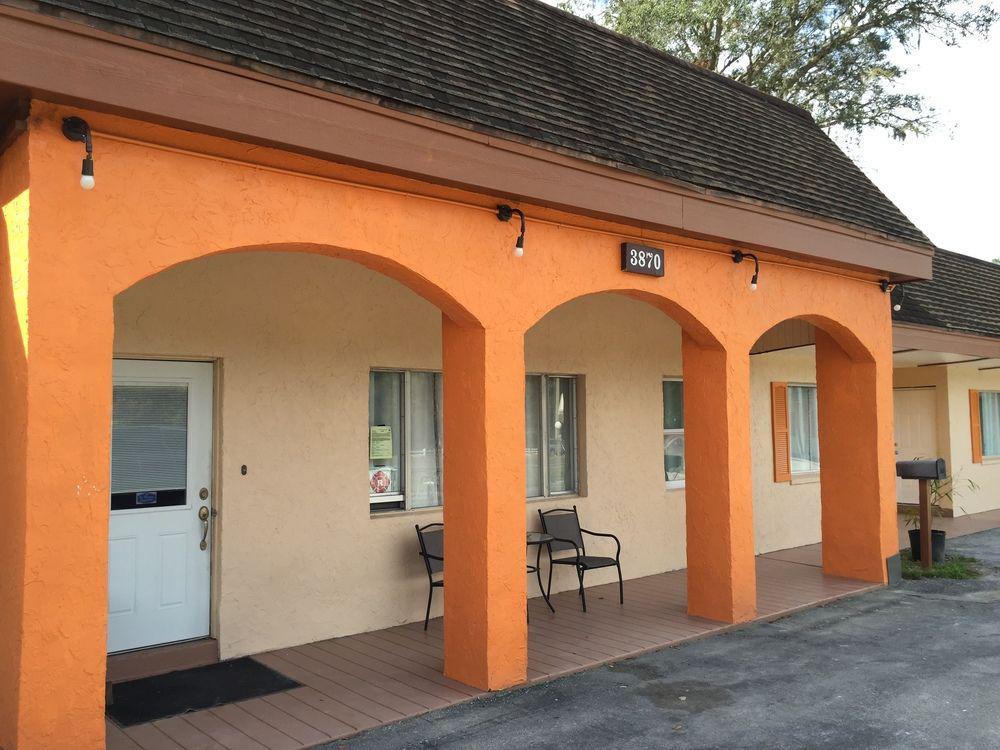 At Home Express Tangerine Inn De Land Bagian luar foto