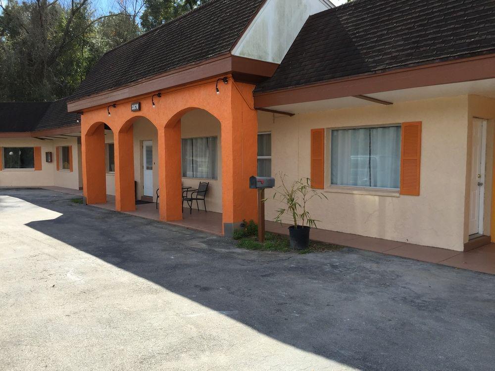 At Home Express Tangerine Inn De Land Bagian luar foto
