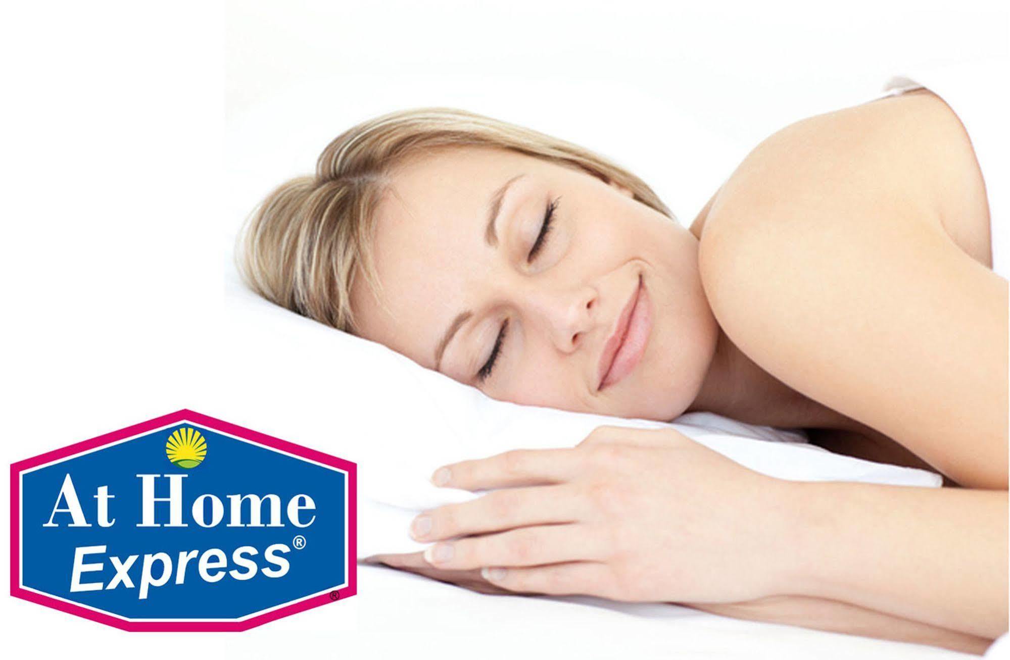At Home Express Tangerine Inn De Land Bagian luar foto